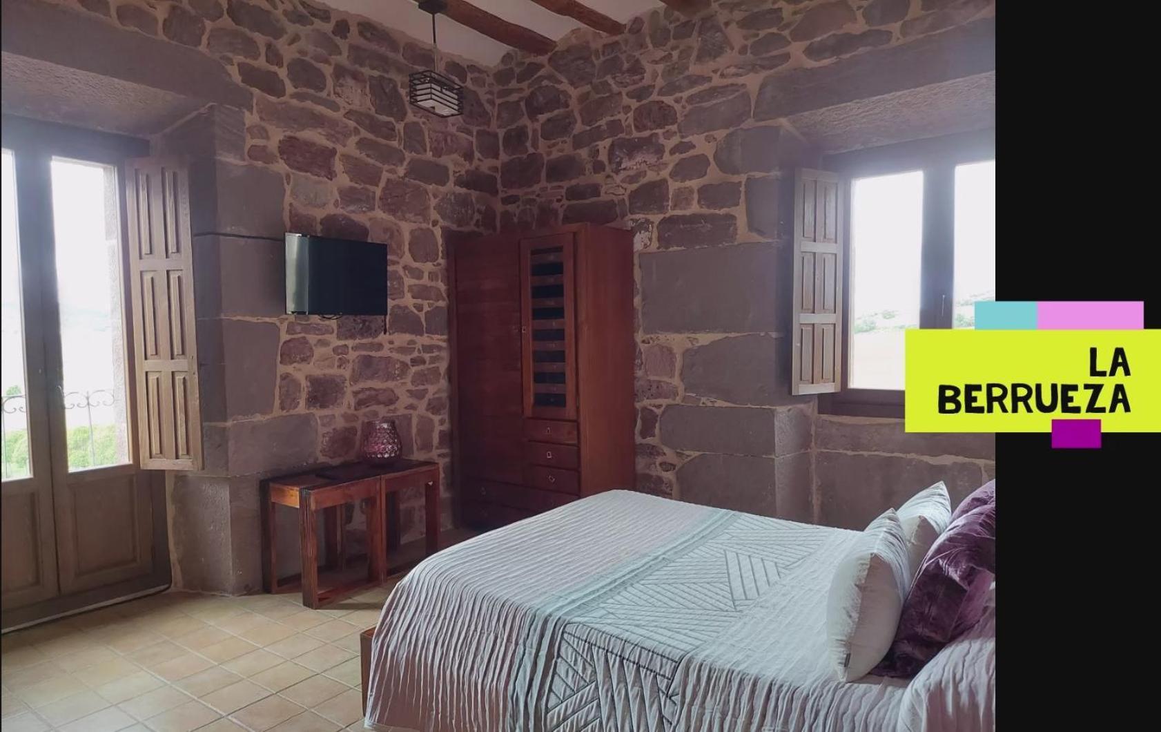 Hostal Rural Ioar Sorlada Buitenkant foto